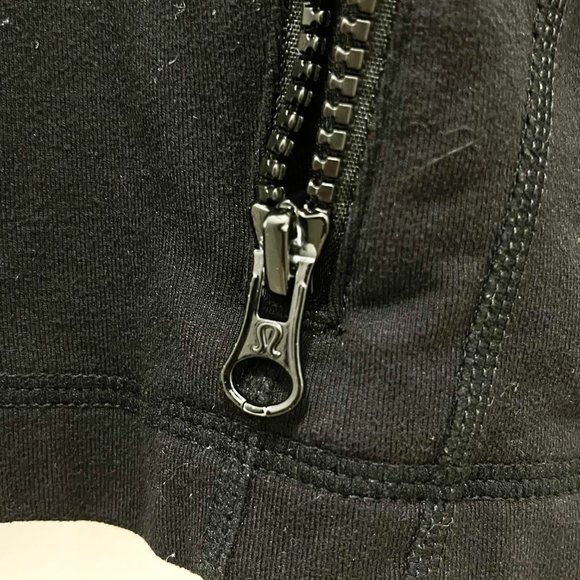 SOLD - BLACK LULULEMON DEFINE JACKET - Picture 9 of 9